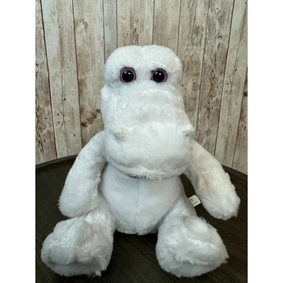 The Petting Zoo 2015 White Crocodile Plush Stuffed Animal Toy - Picture 2 of 11